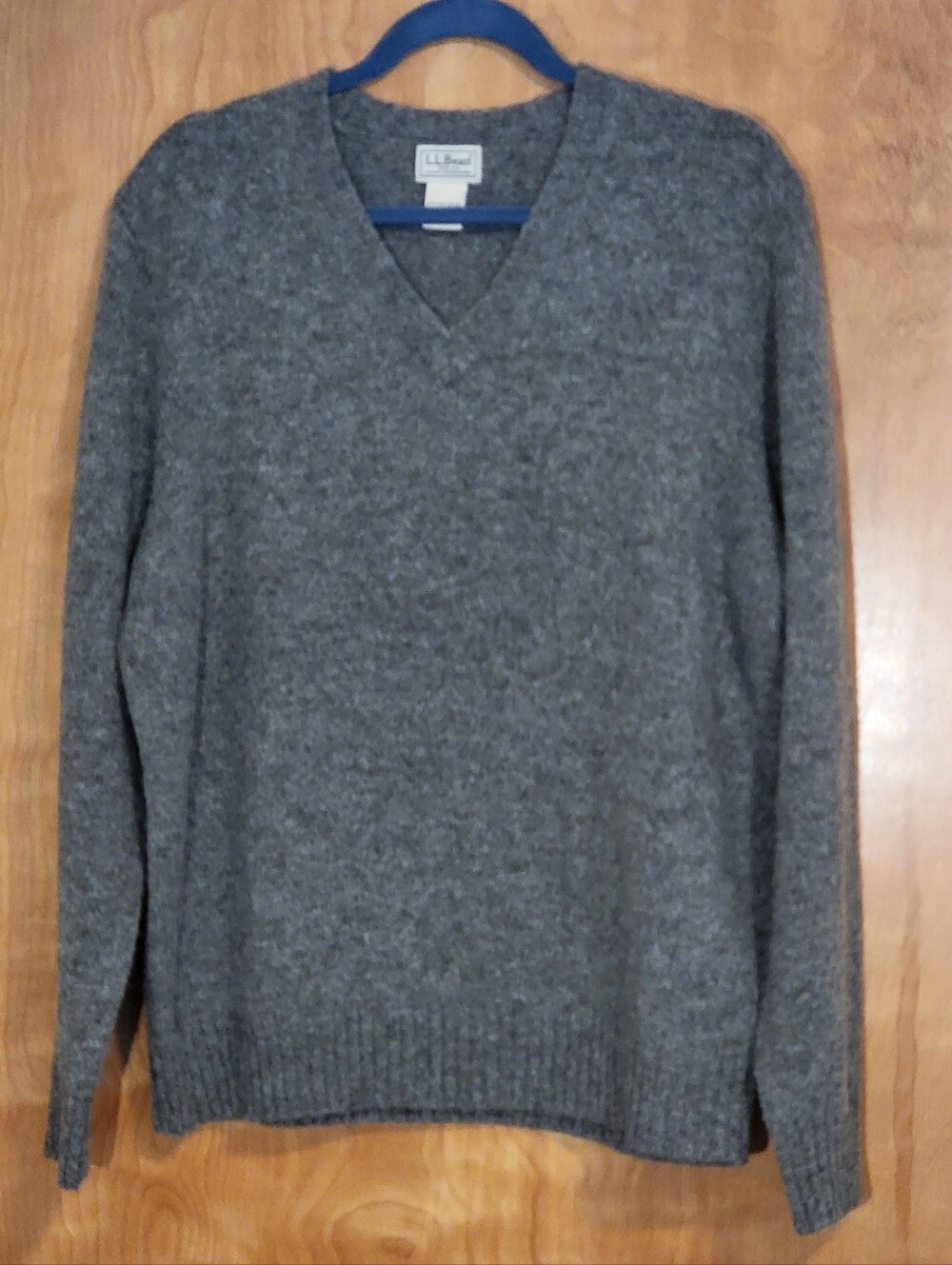 L.L. Bean Mens 100% Shetland Wool Classic V-neck Sweater